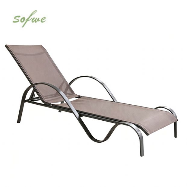 Chaise longue d'extérieur avec accoudoirs incurvés - 11D25E