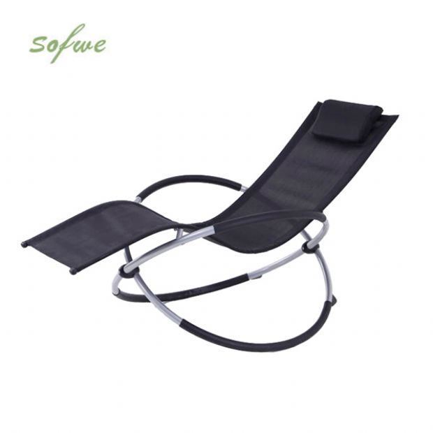 Chaise longue de jardin à bascule en gros, avec structure métallique à arceau réglable, pour l'ameublement de terrasses et de bords de piscine - 11D25H