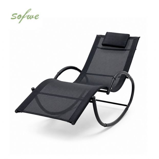Chaise longue de jardin à bascule en gros, avec assise ergonomique incurvée en résille, destinée à l'ameublement de terrasses au bord de la piscine - 11D25J