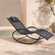 Chaise longue de jardin à bascule en gros, avec assise ergonomique incurvée en résille, destinée à l'ameublement de terrasses au bord de la piscine - 11D25J