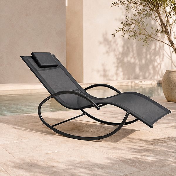 Chaise longue de jardin à bascule en gros, avec assise ergonomique incurvée en résille, destinée à l'ameublement de terrasses au bord de la piscine - 11D25J