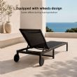 Chaise longue d'extérieur en métal avec roulettes et tissu en maille respirante, vendue en gros, pour les terrasses et les bords de piscine - 11D25O