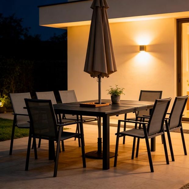 Table de jardin extensible à plateau papillon en aluminium avec trou pour parasol - 11D26B